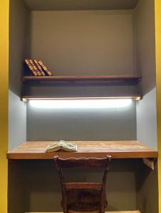 Wooden Style 2BD Charming Stay Prime Old Tbilisi