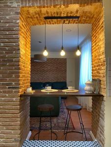 Wooden Style 2BD Charming Stay Prime Old Tbilisi