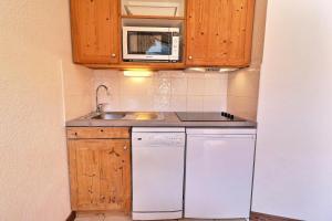 Résidence Grand Bois B - CONFORTABLE 2 PIECES, SKIS AUX PIEDS ET PROCHE DES COMMERCES MAE-3254