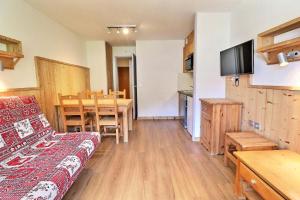 Résidence Grand Bois B - CONFORTABLE 2 PIECES, SKIS AUX PIEDS ET PROCHE DES COMMERCES MAE-3294