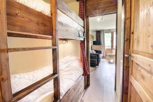 Résidence Grand Bois B - CONFORTABLE 2 PIECES + COIN MONTAGNE, SKIS AUX PIEDS ET PROCHE DES COMMERCES MAE-3304