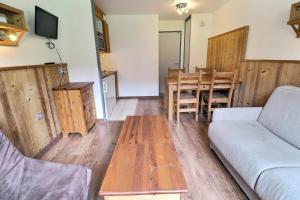 Résidence Grand Bois B - CONFORTABLE 2 PIECES, SKIS AUX PIEDS ET PROCHE DES COMMERCES MAE-3334