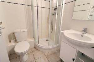 Résidence Grand Bois B - CONFORTABLE 2 PIECES, SKIS AUX PIEDS ET PROCHE DES COMMERCES MAE-3314