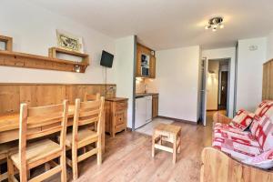 Résidence Grand Bois B - CONFORTABLE 2 PIECES, SKIS AUX PIEDS ET PROCHE DES COMMERCES MAE-3354