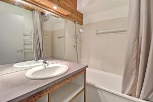 Résidence Grand Bois B - CONFORTABLE 2 PIECES, SKIS AUX PIEDS ET PROCHE DES COMMERCES MAE-3354