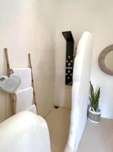 Large Private 2BR Villa with Playground and Jacuzzi near Pererenan