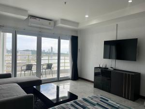Condo Express View Talay 6