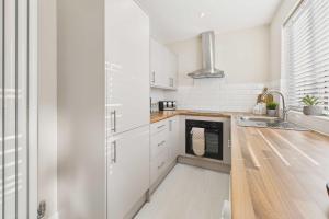 Host & Stay - Jomor House