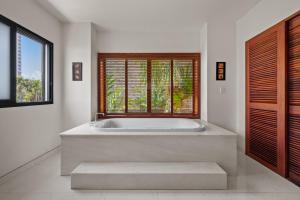 Sila Ananda 6BR Pool Villa Đảo Xanh Đà Nẵng