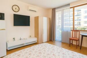 Apolon 8 Relax Studio with Pools