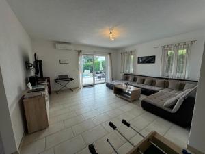 Villa ISA 4 bedrooms, 4 bathrooms, sauna, jacuzzi, panoramic view