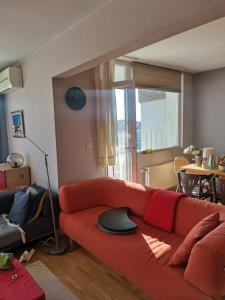 Artsy Penthouse & mountain view