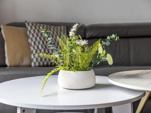 Pass the Keys 2 Bedroom House Free Parking Near Charlton Stn