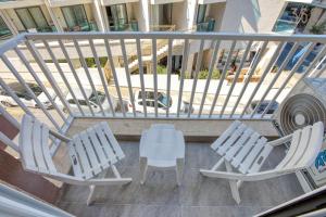 Seafront Home opposite beach with WiFi & AC in Qawra by 360 Estates