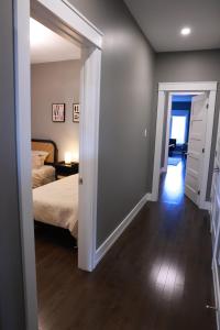 Bradford Place Main Level, 3BR Private Floor with Kitchen