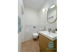 Seredino Navy Apartment- Modern Comfort in a Quiet Location, 5 Minutes to Gdańsk Old Town & Seaside