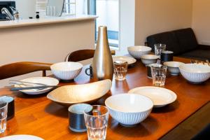 HAJIME STAY KASUGA 3 Free Parking for 2 Cars! Entire 3-Story House 4-Min Walk from JR Kasuga Station