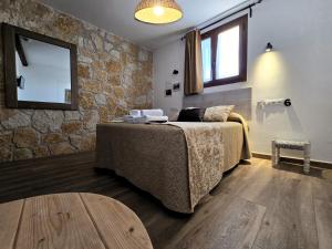 A 20 min de Madrid en Ave CASITA con JARDIN PRIVADO, wifi, SMART TV 55p y aparcamiento en la puerta