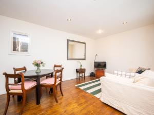 Fitzrovia Duplex Patio Park Tube Stations Nearby Pass the Keys