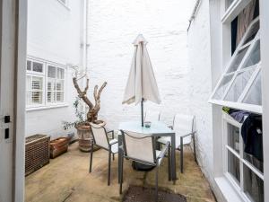 Fitzrovia Duplex Patio Park Tube Stations Nearby Pass the Keys