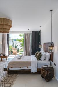 Villa Bull House Amazing 6 bedrooms contemporary villa in Seminyak