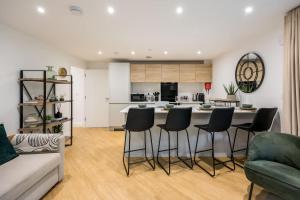 Aurora Heights - Apartment near Ashley Cross