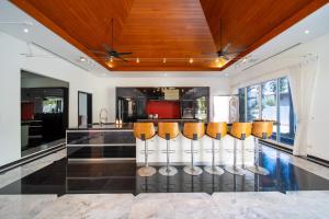 Luxurious 8bedroom villa in Bangtao Large private pool Group vacation villa Free maid and private kitchen service Extended