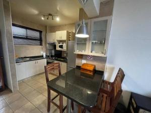 Beachfront Bachelor Apartment Amanzimtoti