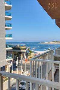 Stylish 2BR Stay with Balcony Sunsets & Sea Views by 360 Estates