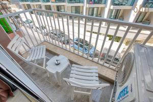 Stylish 2BR Stay with Balcony Sunsets & Sea Views by 360 Estates