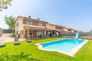Espectacular casa con piscina próxima a Pamplona