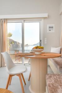 Skalia Mountain & Sea Suites