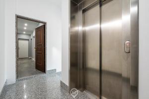 Stylish Terrace Apartment img28