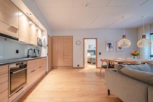 Levillas Levin Cranberry C26