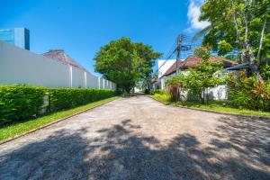 Bangtao Beach 3 bedroom private pool villa in a quiet area near Boat Avenue mono wings