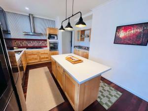 Luxury 5-Bedroom Ocean-View Coastal Escape