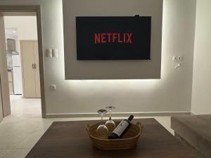 ALIKKIS Cosmopolitan