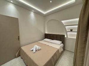 ALIKKIS Cosmopolitan