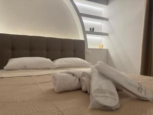 ALIKKIS Cosmopolitan