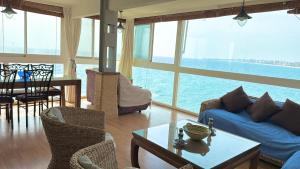 Sobre Las Olas del Mar