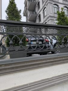 Апартаменти біля парку з бюветом мінеральної води