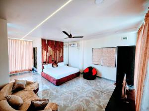 Poddar Royal Resort