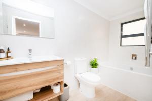 10VDW Self Catering Apartments-Newly Renovated!