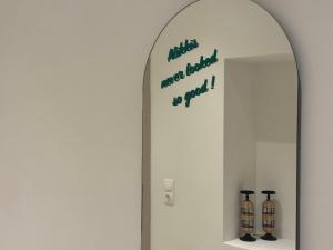 ALIKKIS Cosmopolitan