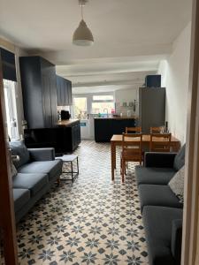 4 bedroom near City, Beach and St Helens stadium