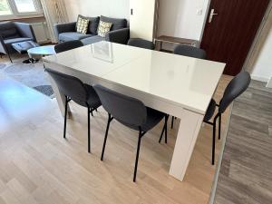 Royal 32, Untere Maressenstrasse 12