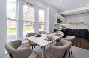 City Apartments - Clifton Green 2 Bedroom Apartment