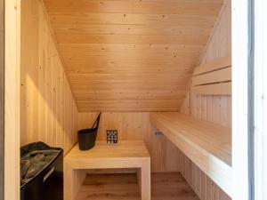 Holiday Home in Scherpenisse near Nature Reserve