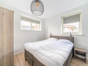 Holiday Home in Scherpenisse near Nature Reserve