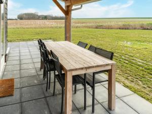 Holiday Home in Scherpenisse near Nature Reserve